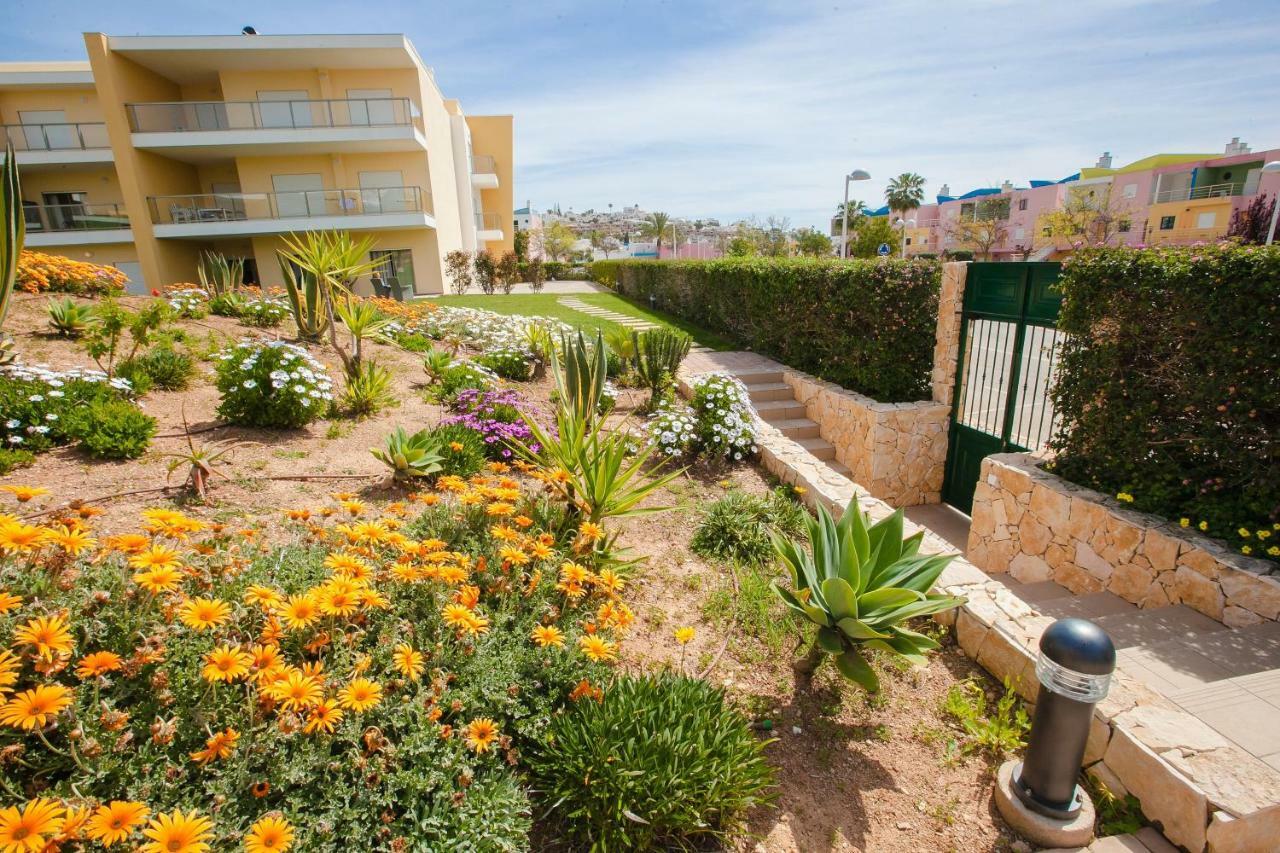 Modern Luxury Apartment Near Harbor Of Albufeira Exterior photo