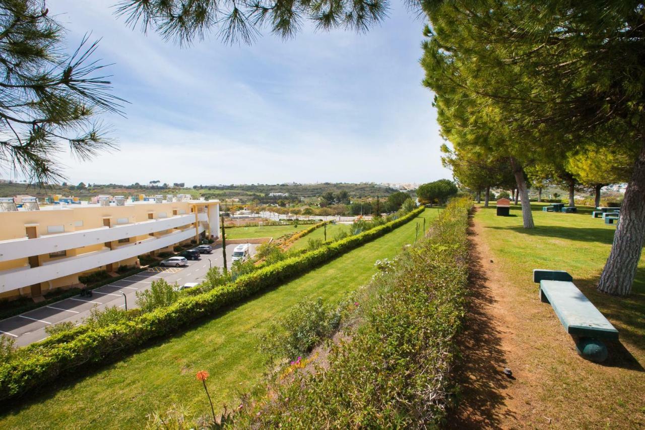 Modern Luxury Apartment Near Harbor Of Albufeira Exterior photo